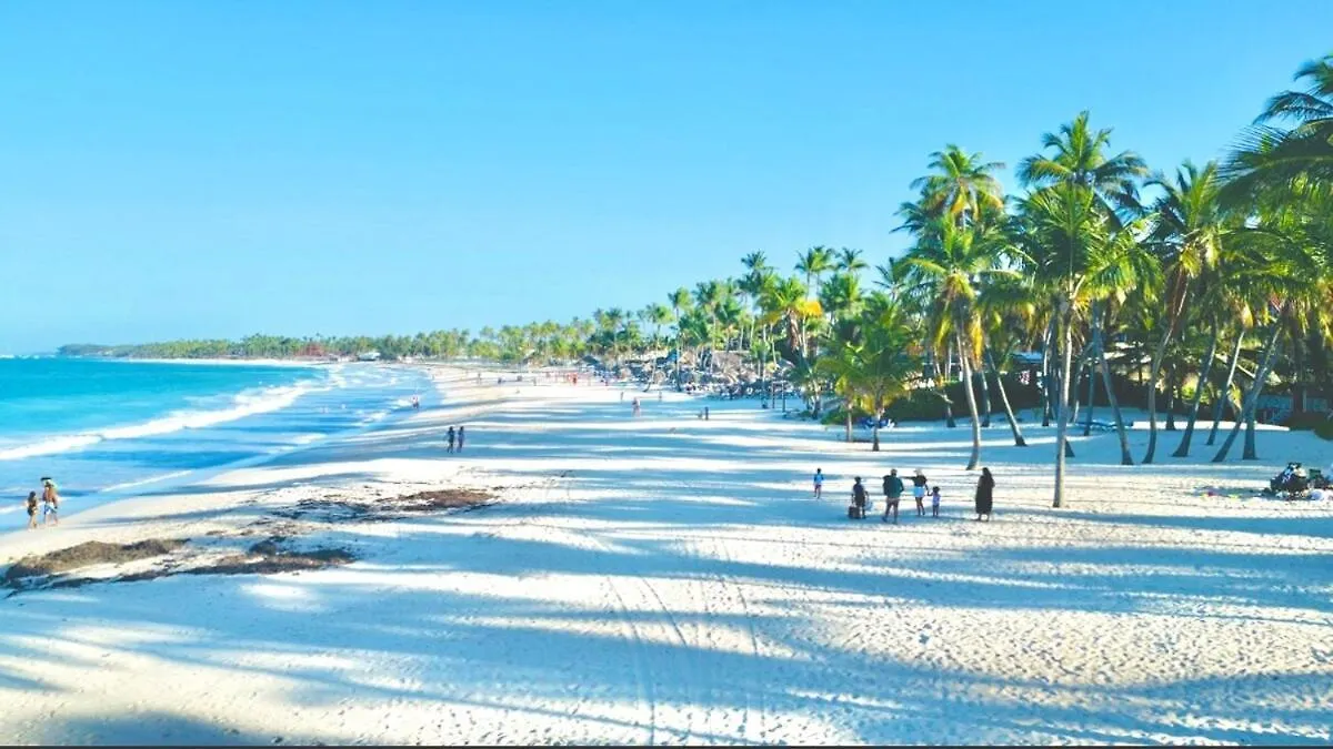 Peaceful 2 Bed Apartment - Pool & Private Beach Access Punta Cana