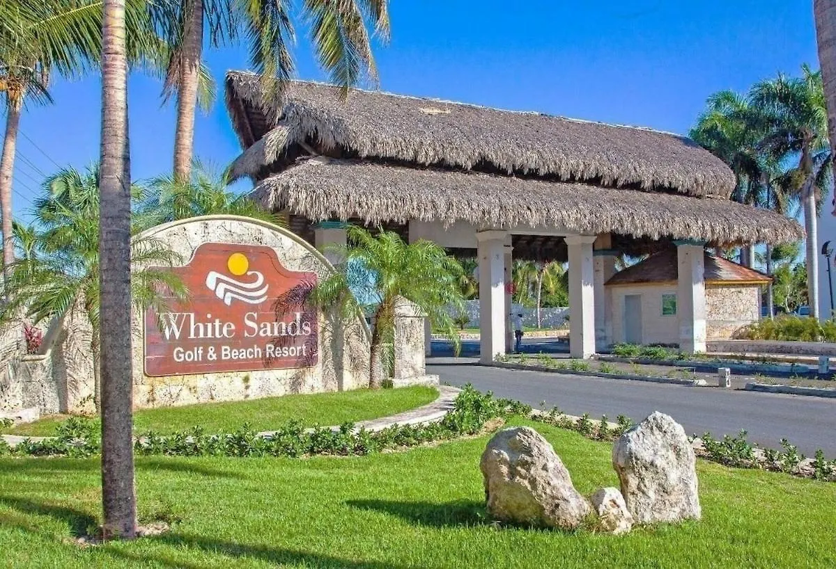 Peaceful 2 Bed Apartment - Pool & Private Beach Access Punta Cana