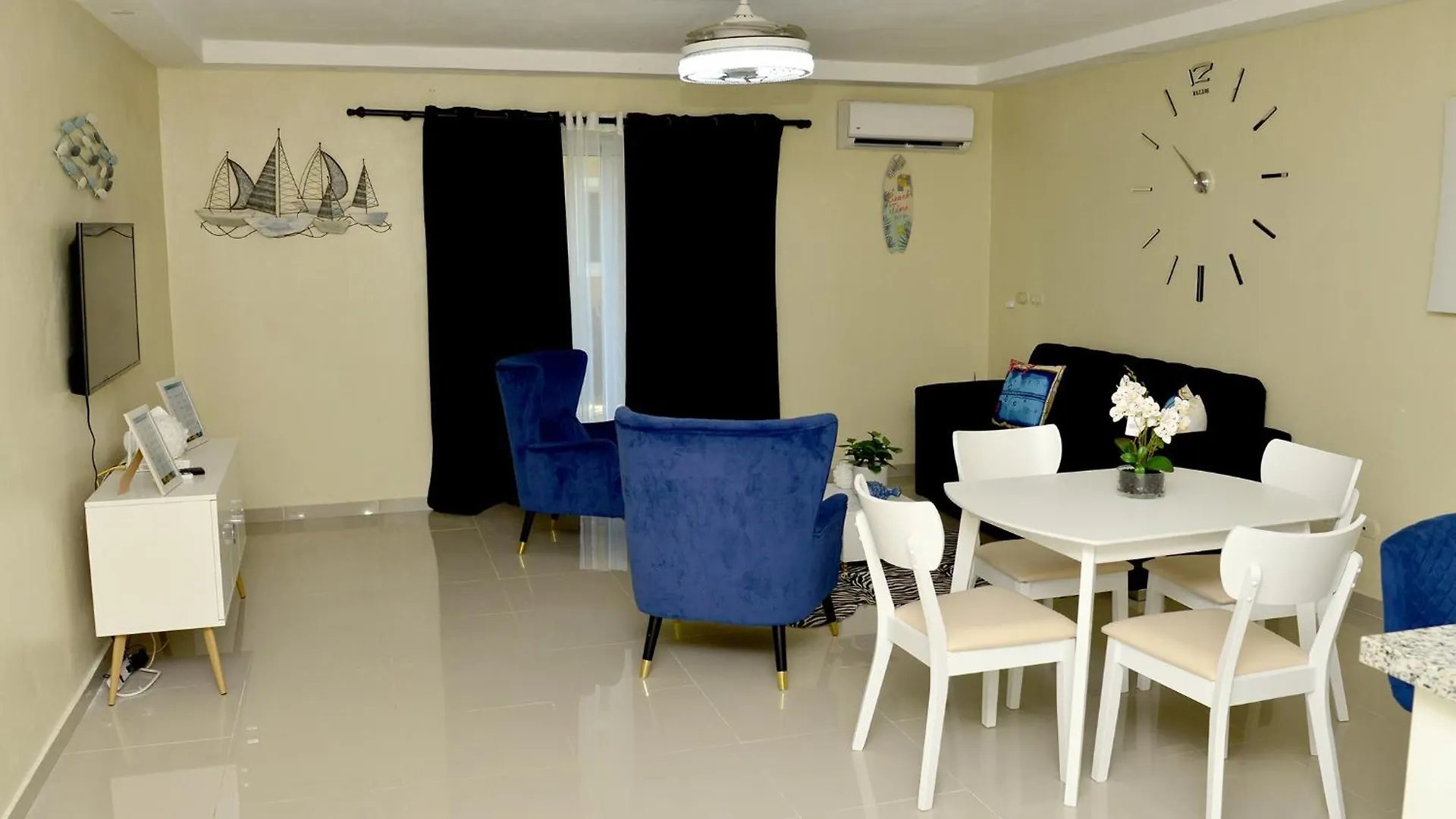 Peaceful 2 Bed Apartment - Pool & Private Beach Access Punta Cana